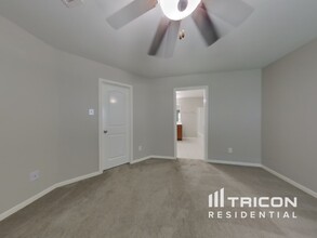 904 American Monarch Dr in La Marque, TX - Building Photo - Building Photo