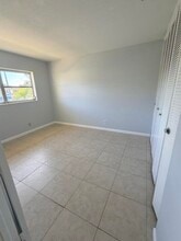 2804 Crosley Dr E in West Palm Beach, FL - Building Photo - Building Photo