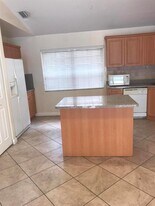 845 NW 98th Ave in Plantation, FL - Building Photo