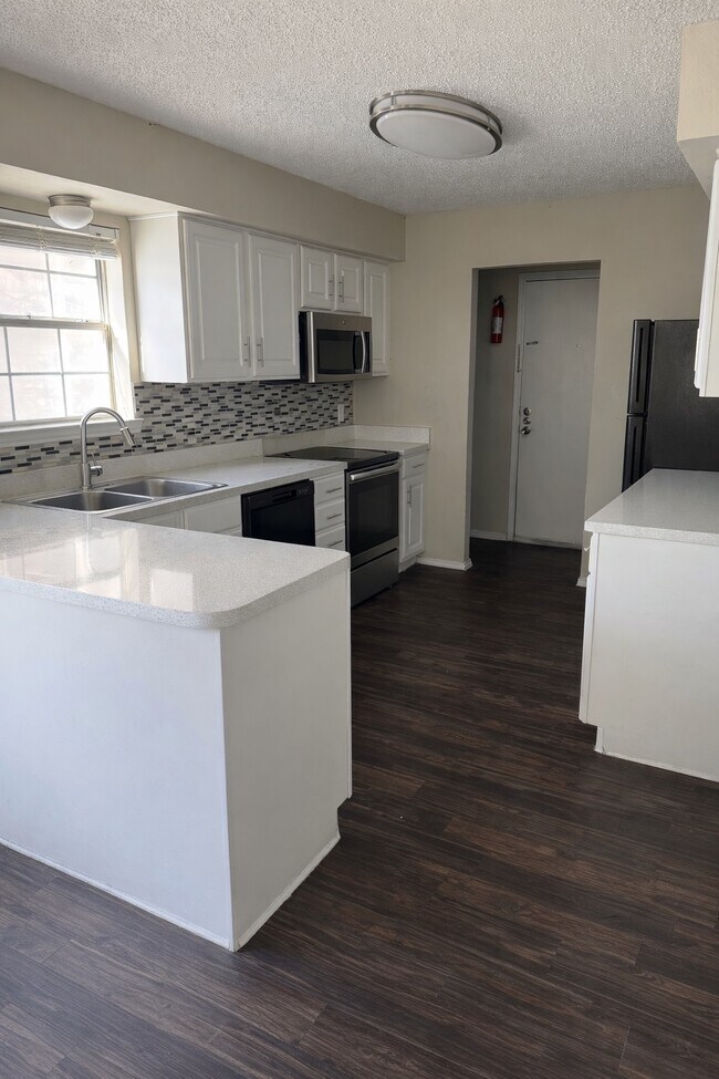 5922 Westcreek St S in Fort Worth, TX - Building Photo - Building Photo