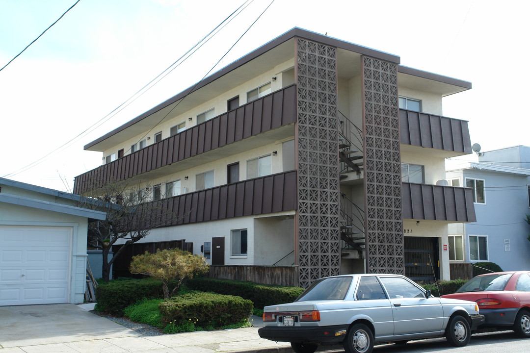 821 Kains Ave in Albany, CA - Foto de edificio