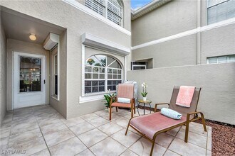 13061 Hamilton Harbour Dr, Unit R8 in Naples, FL - Building Photo - Building Photo