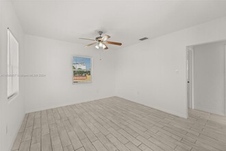 257 Beacom Blvd in Miami, FL - Building Photo - Building Photo