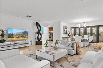 1840 Cleveland Rd in Miami Beach, FL - Building Photo - Building Photo