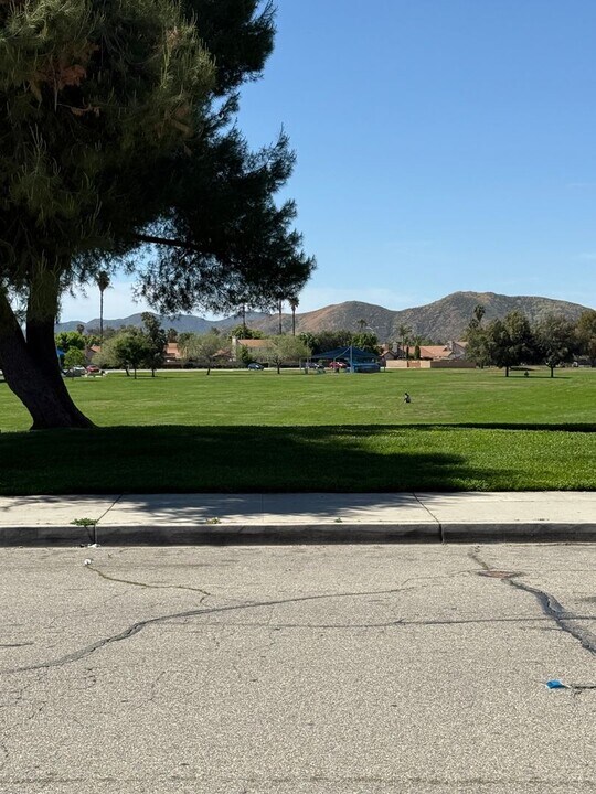 2622 Cypress St in Hemet, CA - Building Photo
