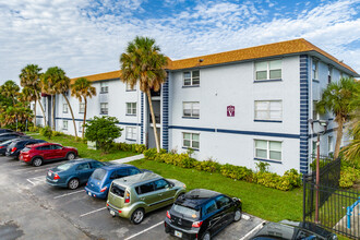 The Sunbay Apartments in Holiday, FL - Building Photo - Building Photo