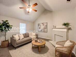 5873 Hickory Cmns in Memphis, TN - Building Photo - Building Photo