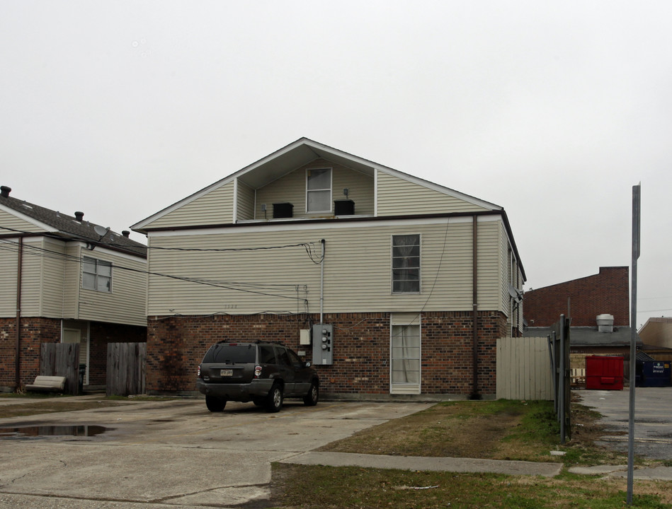 3520 Delaware Ave in Kenner, LA - Foto de edificio