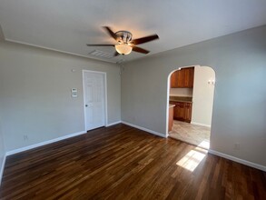1107-1109 E McKenzie Ave in Fresno, CA - Building Photo - Building Photo