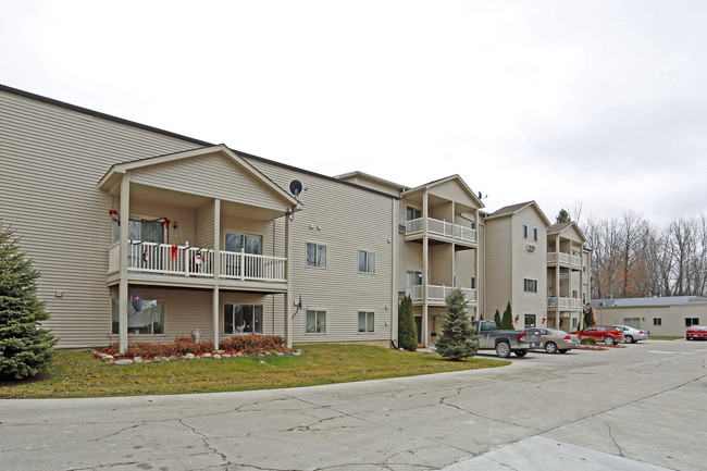 School Place Senior Apartments in Yale, MI - Building Photo - Building Photo