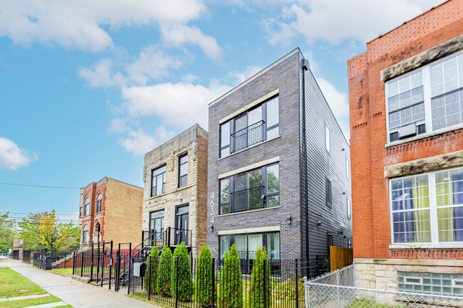 property at 4634 S Langley Ave