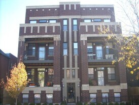 3229 N Kenmore Ave, Unit 3231-3 in Chicago, IL - Building Photo