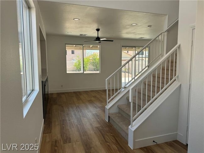 8725 Russet Hills Ct in Las Vegas, NV - Building Photo - Building Photo