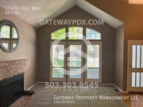 17490 Hill Way in Lake Oswego, OR - Building Photo - Building Photo