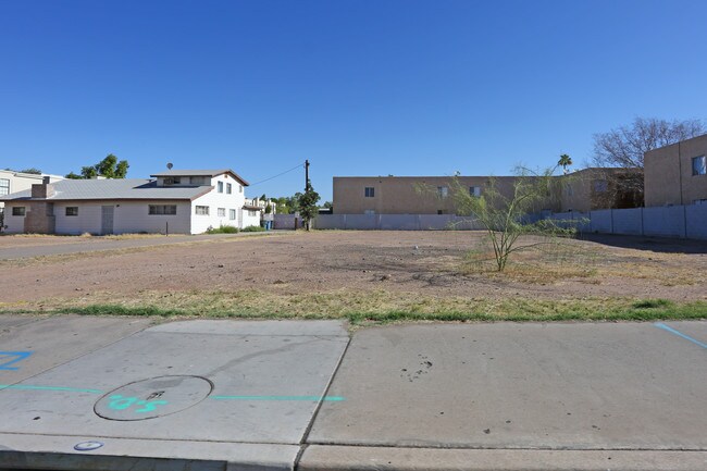 The Local Apartments - Phase II in Tempe, AZ - Building Photo - Building Photo