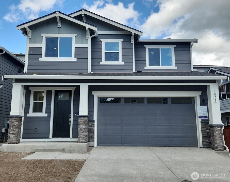10913 43rd Ave SE in Everett, WA - Building Photo