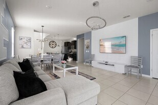 3795 Lana Ave in Davenport, FL - Building Photo