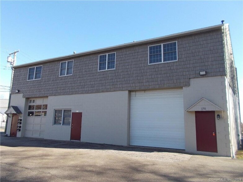 170 Naugatuck Ave, Unit 3F in Milford, CT - Building Photo