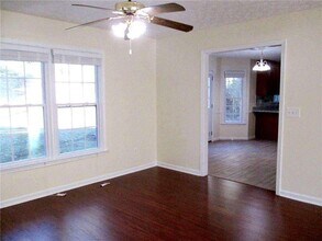 3040 Oak Meadow Dr in Snellville, GA - Building Photo - Building Photo
