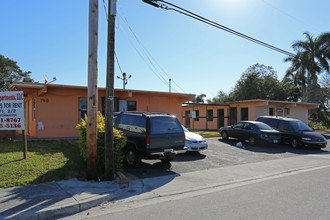 Streamline Apartments in Pahokee, FL - Building Photo - Building Photo