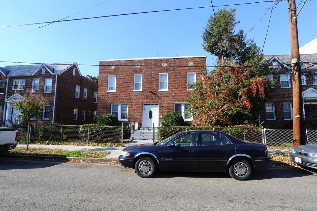1623 21st Pl SE in Washington, DC - Building Photo