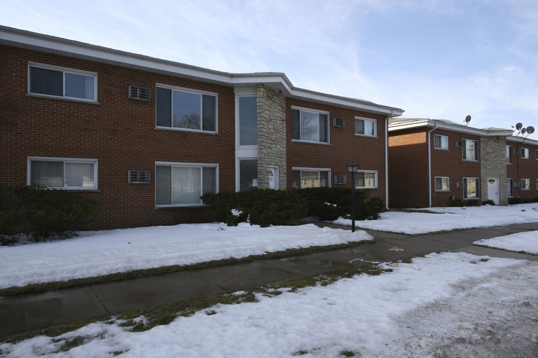 Ridgewood Apartments in Lansing, IL - Foto de edificio