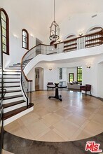 2134 La Mesa Dr in Santa Monica, CA - Building Photo - Building Photo