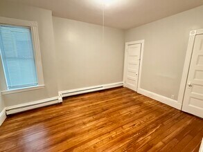17 Linden St, Unit 2 in Boston, MA - Foto de edificio - Building Photo