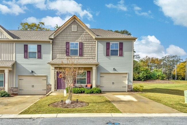 property at 307 Fern Holw Wy