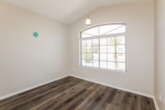 12821 W Crocus Dr in El Mirage, AZ - Building Photo - Building Photo