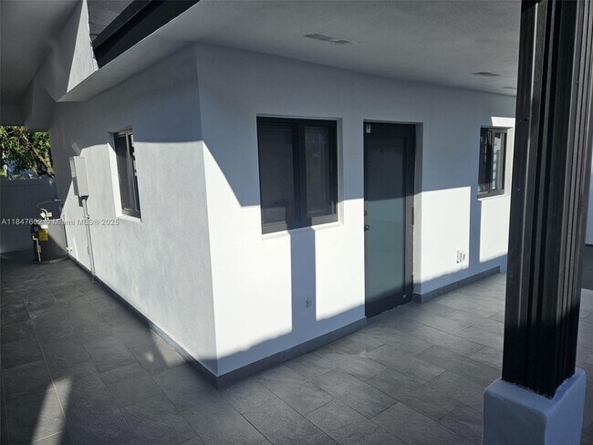 1754 SW 14th Terrace in Miami, FL - Building Photo - Building Photo