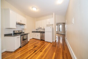 1728 Beacon St, Unit 1 in Brookline, MA - Building Photo