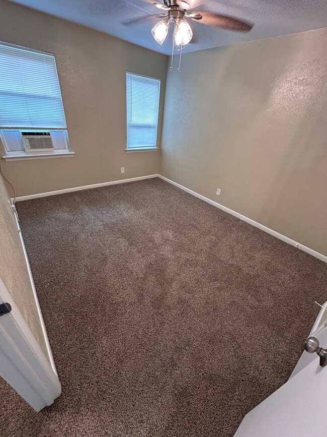 716 Sunny Ln in Irving, TX - Building Photo - Building Photo