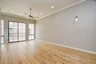 118 McGowen St in Houston, TX - Building Photo