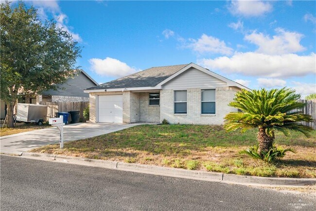 16 Grayson Ave in McAllen, TX - Building Photo - Building Photo
