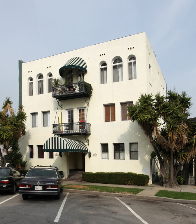 703 E Medio St in Long Beach, CA - Building Photo - Building Photo