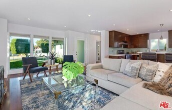 1610 S Hayworth Ave in Los Angeles, CA - Foto de edificio - Building Photo