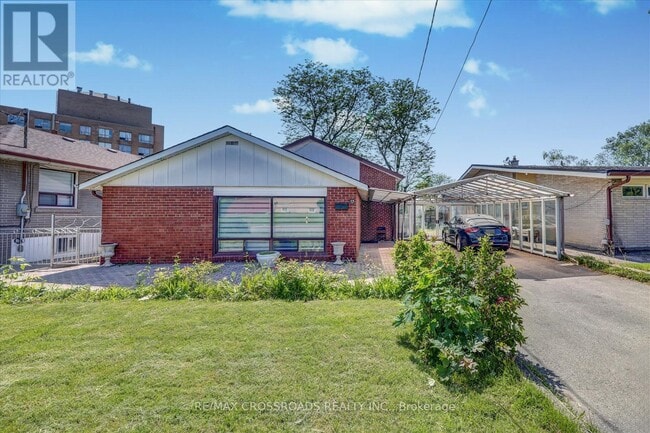 18 De Marco Blvd in Toronto, ON - Building Photo - Building Photo