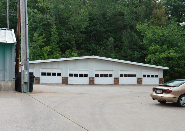 Loring Apartments in River Falls, WI - Building Photo - Building Photo