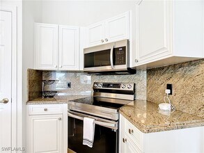 3077 Windsong Ct in Naples, FL - Building Photo - Building Photo