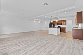 9827 Marietta Cellars Ct in Las Vegas, NV - Building Photo - Building Photo