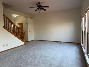 643 Mustang Canyon Dr in Galloway, OH - Building Photo - Building Photo
