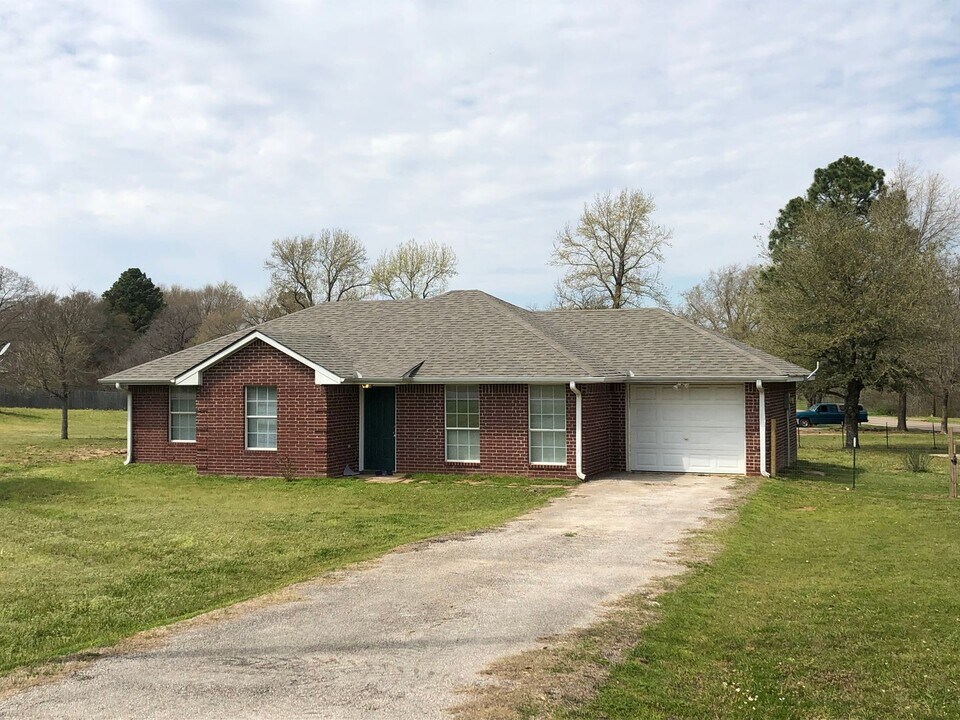 15120 Oaks W Dr in Tyler, TX - Building Photo