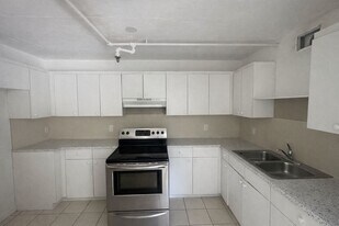 17050 NW 55th Ave in Miami Gardens, FL - Building Photo