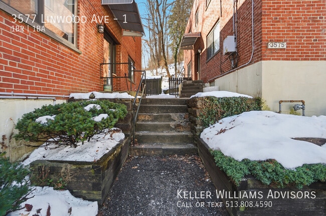 3577 Linwood Ave in Cincinnati, OH - Building Photo - Building Photo