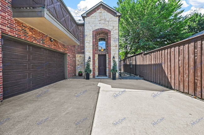 5211 Mission Ave in Dallas, TX - Building Photo - Building Photo