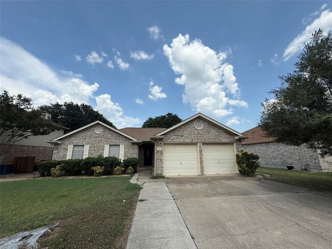 1914 Hollow Ridge Dr