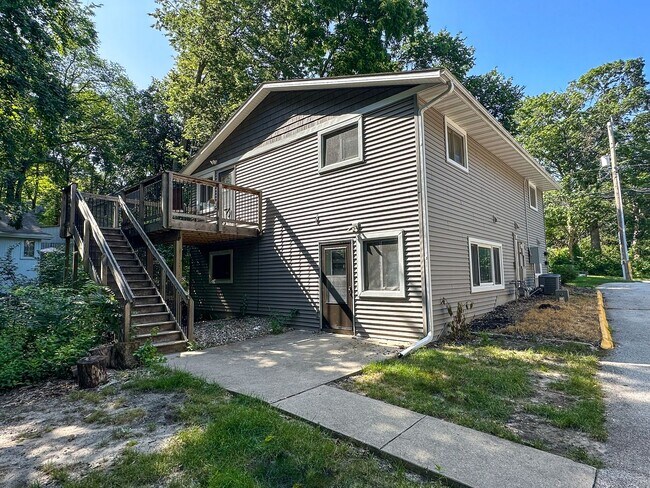 3014 Oakland St in Ames, IA - Building Photo - Building Photo