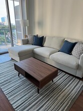 79 SW 12th St, Unit 1502-S in Miami, FL - Foto de edificio - Building Photo