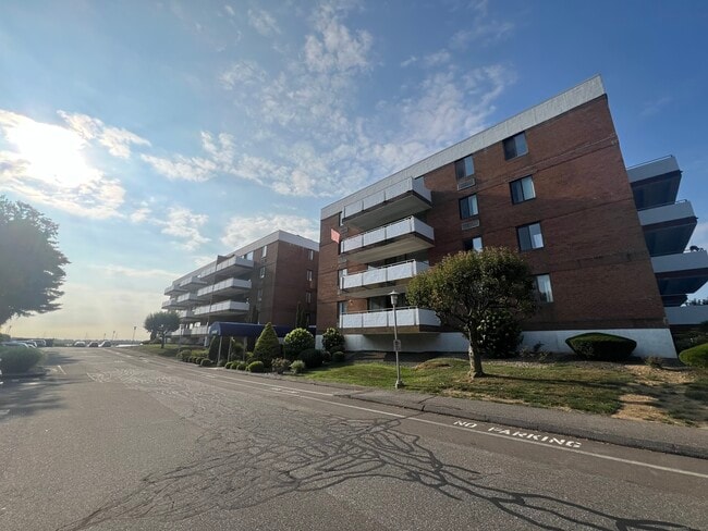 property at 1460 Elm St